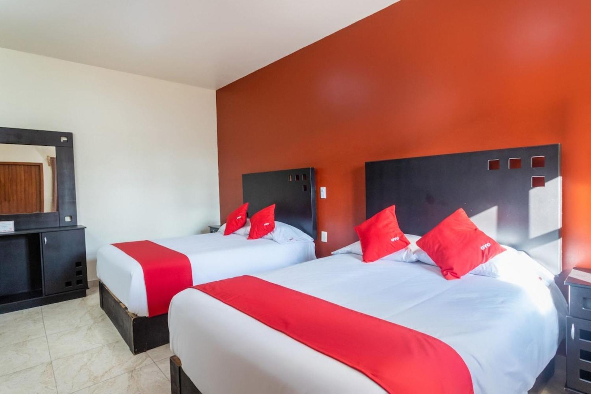 Oyo Hotel Emperadores Inn, Atlixco Exteriör bild